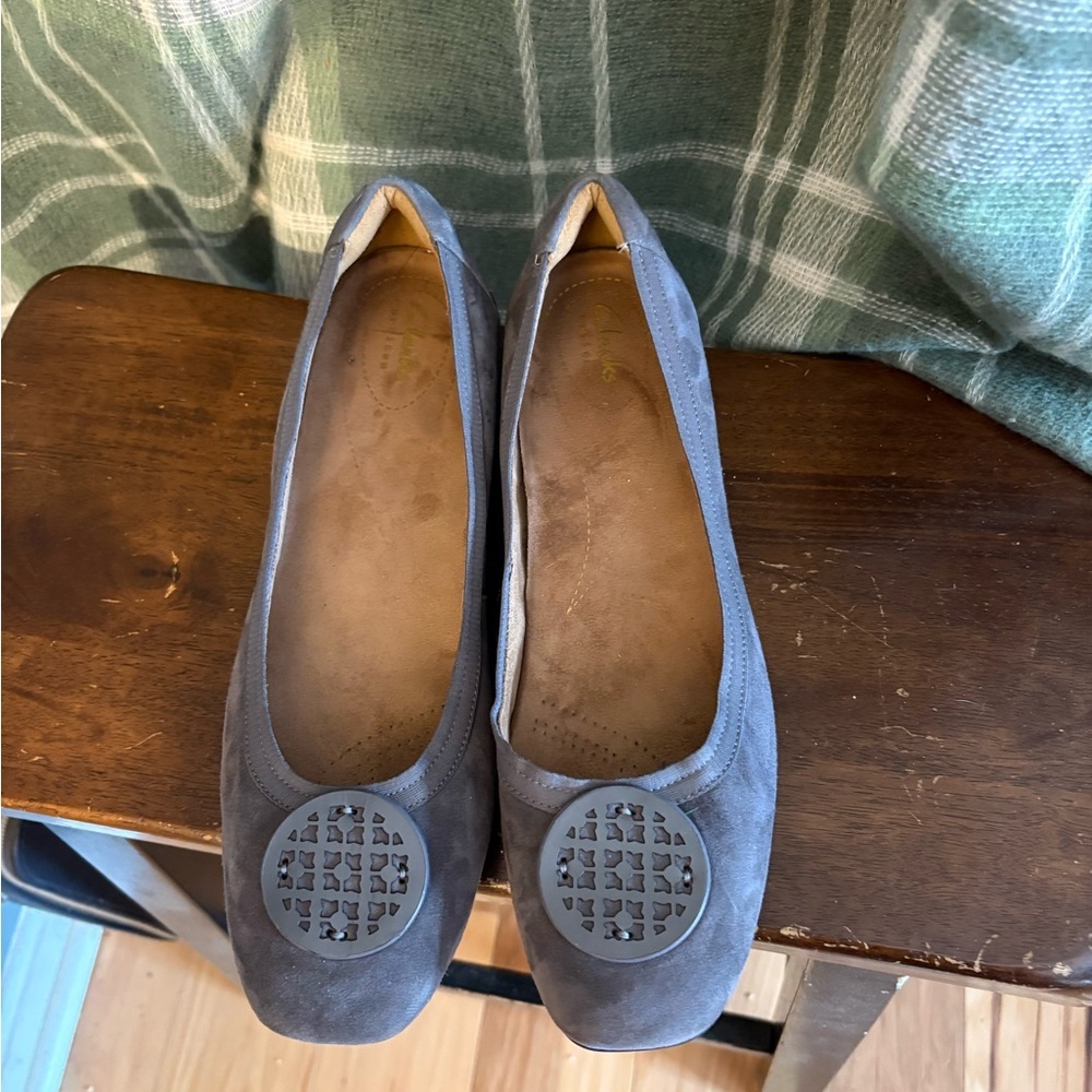 Clarks Candra Gray Suede ballet flats size 11